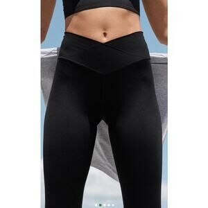 OFFLINE by Aerie Real Me 7/8 Hi-Rise Black Buttery Soft Leggings Medium